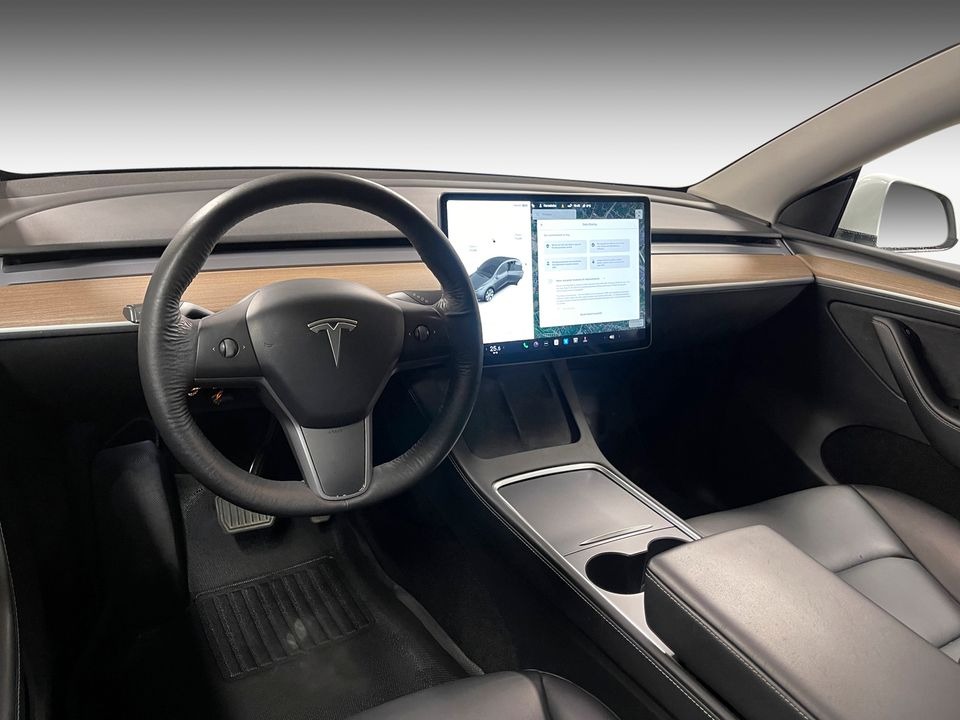 Tesla Model Y   image15