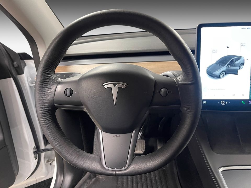 Tesla Model Y   image16
