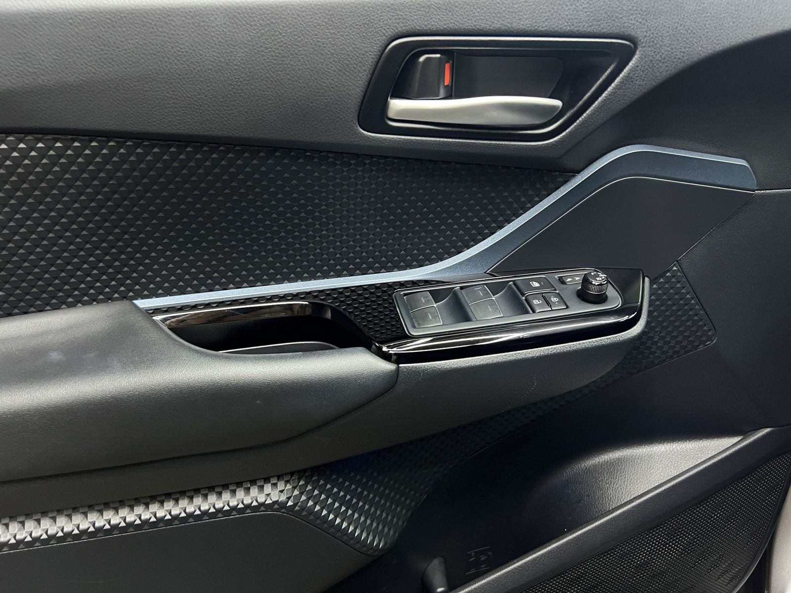 Toyota C-hr   image18