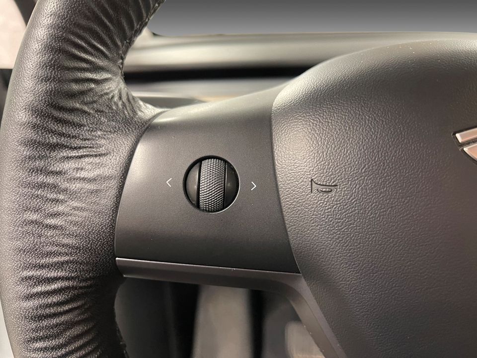 Tesla Model Y   image18