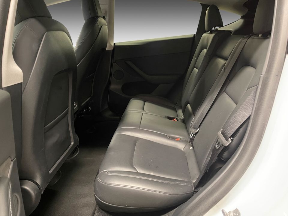 Tesla Model Y   image25