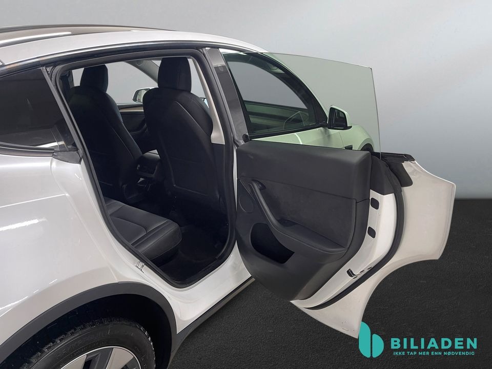 Tesla Model Y   image27