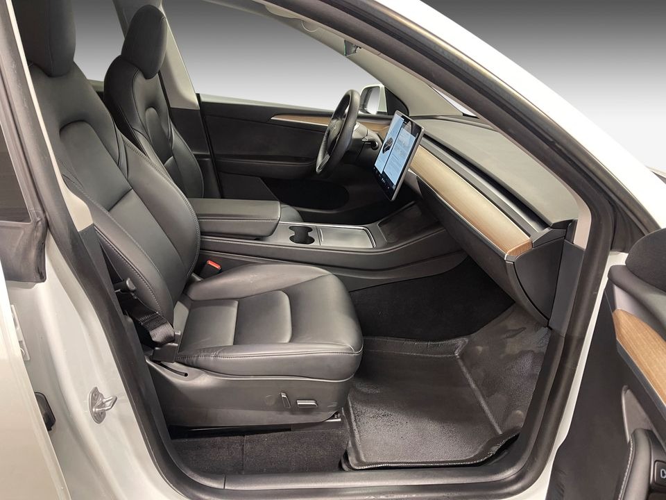 Tesla Model Y   image30
