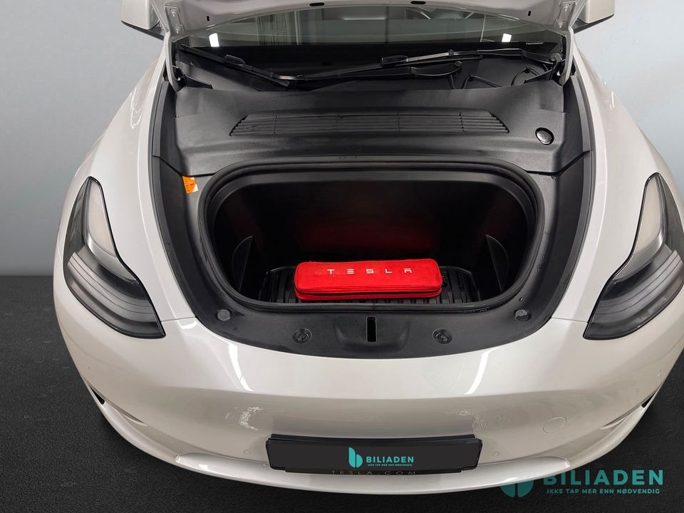 Tesla Model Y   image8